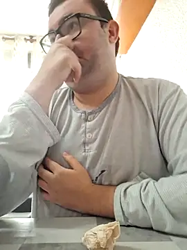 Snapshot of Javier_bear chatting on November 30, 9:13 am Javier bear online show from November 30, 9:13 am