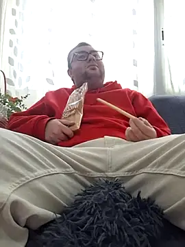 Snapshot of Javier_bear chatting on December 4, 2:04 pm Javier bear online show from December 4, 2:04 pm