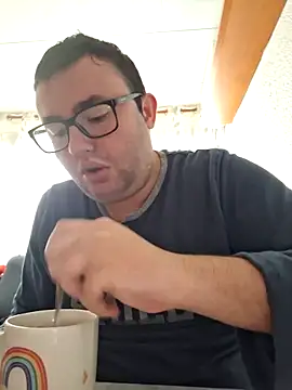 Snapshot of Javier_bear chatting on December 14, 9:03 am Javier bear online show from December 14, 9:03 am