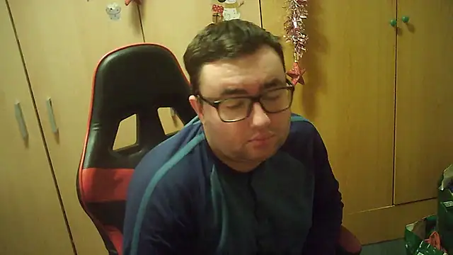 Snapshot of Javier_bear chatting on December 15, 10:19 am Javier bear online show from December 15, 10:19 am