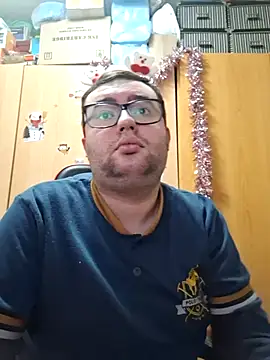 Snapshot of Javier_bear chatting on December 17, 11:05 am Javier bear online show from December 17, 11:05 am