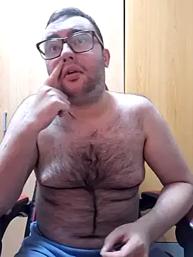 Snapshot of Javier_bear chatting on May 6, 9:20 pm Javier bear online show from May 6, 9:20 pm