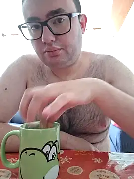 Snapshot of Javier_bear chatting on May 16, 10:36 am Javier bear online show from May 16, 10:36 am