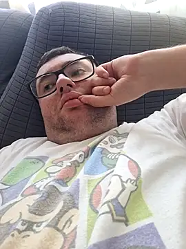 Snapshot of Javier_bear chatting on June 1, 2:52 pm Javier bear online show from June 1, 2:52 pm