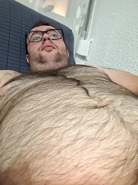 Snapshot of Javier_bear chatting on June 5, 10:15 pm Javier bear online show from June 5, 10:15 pm