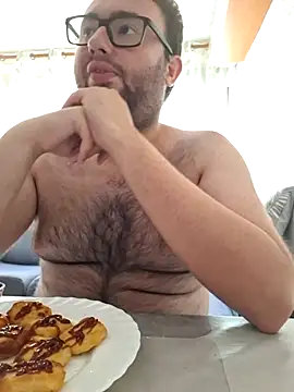 Snapshot of Javier_bear chatting on June 29, 12:38 pm Javier bear online show from June 29, 12:38 pm