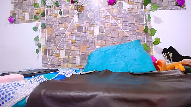 MaidenGame online show from October 22, 3:01 pm