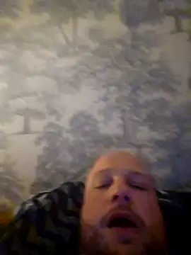 Snapshot of destructeur6 chatting on April 23, 7:05 pm destructeur6 online show from April 23, 7:05 pm