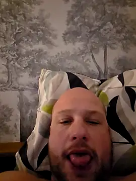 Snapshot of destructeur6 chatting on April 25, 7:55 pm destructeur6 online show from April 25, 7:55 pm