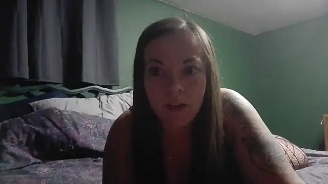 Glitt3rqueen341 online show from October 3, 3:47 am
