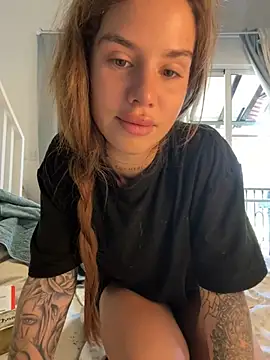 Snapshot of EmiliaCatalina chatting on January 29, 7:53 pm EmiliaCatalina online show from January 29, 7:53 pm