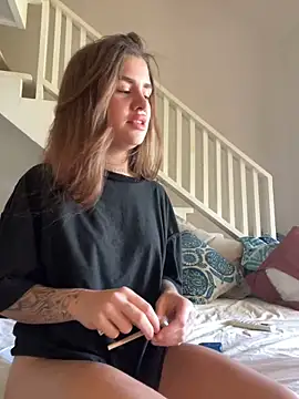 Snapshot of EmiliaCatalina chatting on February 21, 4:26 pm EmiliaCatalina online show from February 21, 4:26 pm