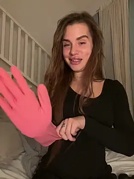 Snapshot of EmiliaCatalina chatting on March 8, 11:18 pm EmiliaCatalina online show from March 8, 11:18 pm