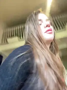 Snapshot of EmiliaCatalina chatting on March 14, 7:34 pm EmiliaCatalina online show from March 14, 7:34 pm