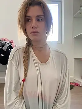 Snapshot of EmiliaCatalina chatting on November 20, 4:40 pm EmiliaCatalina online show from November 20, 4:40 pm