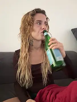 EmiliaCatalina online show from February 10, 7:29 pm