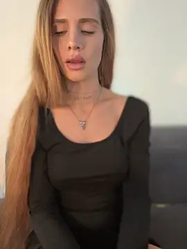 Snapshot of EmiliaCatalina chatting on June 27, 7:08 pm EmiliaCatalina online show from June 27, 7:08 pm