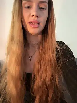 Snapshot of EmiliaCatalina chatting on June 29, 6:30 pm EmiliaCatalina online show from June 29, 6:30 pm