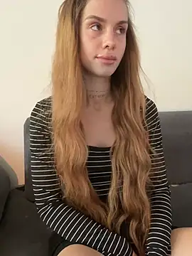 Snapshot of EmiliaCatalina chatting on July 22, 6:43 pm EmiliaCatalina online show from July 22, 6:43 pm