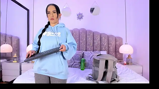 victoria cooper3 online show from March 12, 12:33 pm