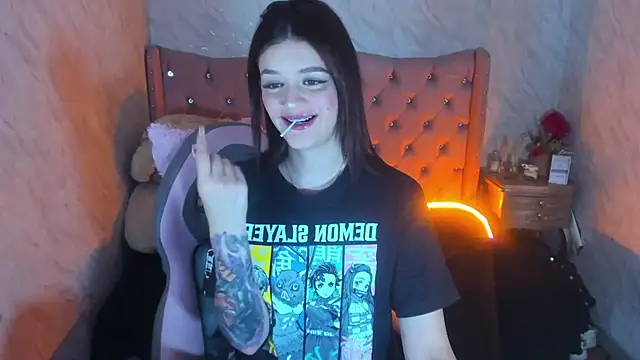 Snapshot of LiaHarryis chatting on January 18, 5:04 pm LiaHarryis online show from January 18, 5:04 pm