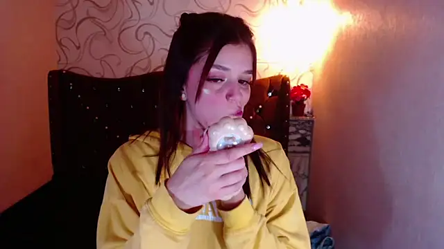 Snapshot of LiaHarryis chatting on February 25, 11:55 pm LiaHarryis online show from February 25, 11:55 pm