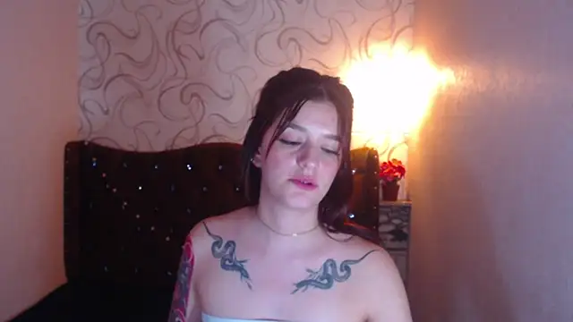 Snapshot of LiaHarryis chatting on February 28, 11:45 pm LiaHarryis online show from February 28, 11:45 pm