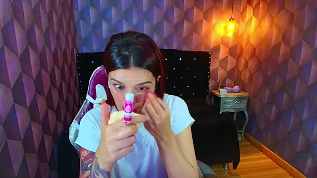 Snapshot of LiaHarryis chatting on November 6, 6:20 pm LiaHarryis online show from November 6, 6:20 pm