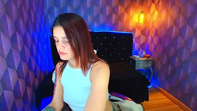 Snapshot of LiaHarryis chatting on December 15, 7:29 pm LiaHarryis online show from December 15, 7:29 pm