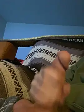 Snapshot of 13inchmonster420 chatting on October 24, 9:49 am 13inchmonster420 online show from October 24, 9:49 am