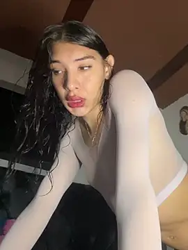 Snapshot of NICOLSKINNY1 chatting on March 20, 5:47 pm NICOLSKINNY1 online show from March 20, 5:47 pm