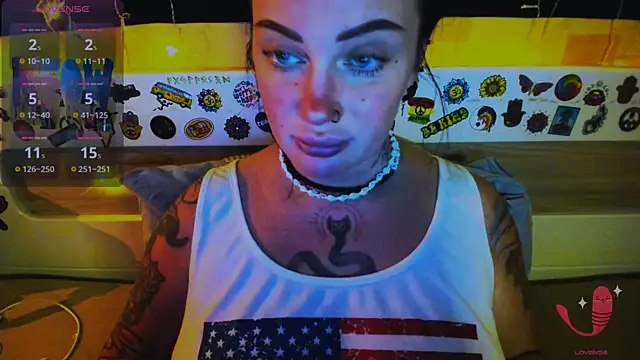 Snapshot of EllieOz chatting on January 18, 6:12 pm EllieOz online show from January 18, 6:12 pm