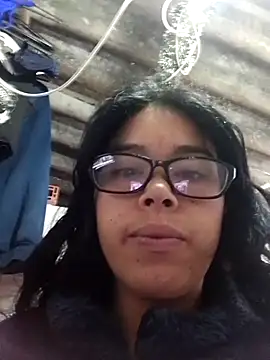 Snapshot of Angie-1998 chatting on November 7, 10:10 pm Angie-1998 online show from November 7, 10:10 pm