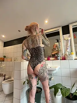 Stella-Kink online show from February 21, 11:11 am