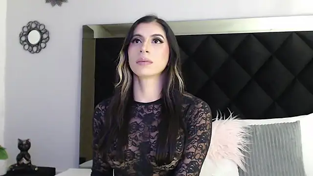 KinaCooper online show from November 11, 6:30 pm