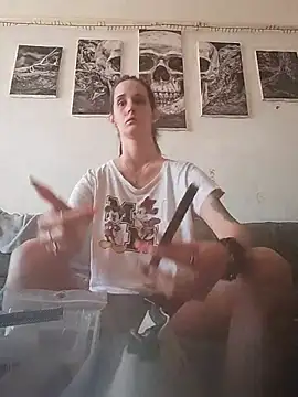 Snapshot of LauraBaby chatting on June 8, 6:14 am LauraBaby online show from June 8, 6:14 am