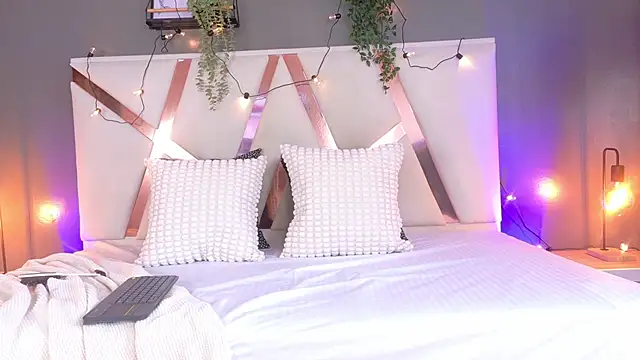 nahomi campbell online show from September 12, 7:47 pm