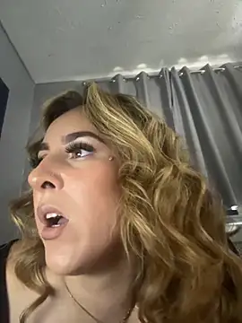 Snapshot of Miss_emilee chatting on October 9, 12:03 pm Miss emilee online show from October 9, 12:03 pm