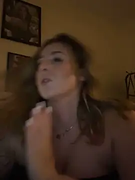 Snapshot of Miss_emilee chatting on December 17, 10:49 pm Miss emilee online show from December 17, 10:49 pm