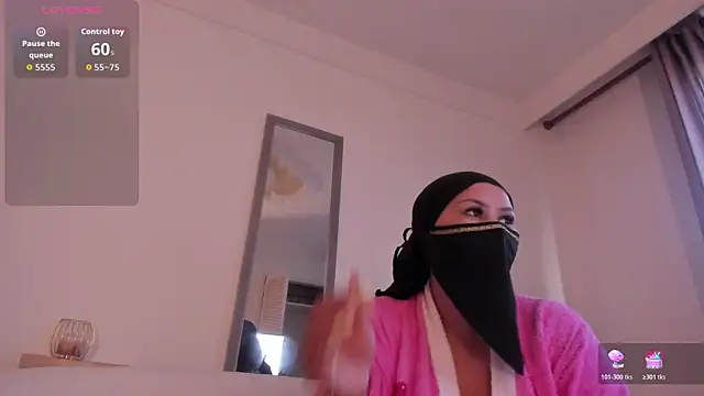 Amina hafsa online show from December 1, 8:58 pm