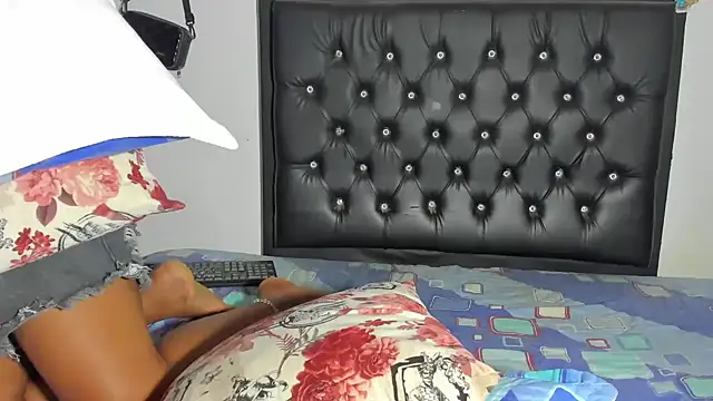 Snapshot of miss-jackson1 chatting on January 30, 2:27 am miss-jackson1 online show from January 30, 2:27 am