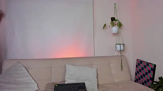 roselinedior online show from February 6, 3:20 pm