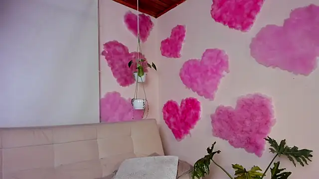 roselinedior online show from February 20, 3:19 pm