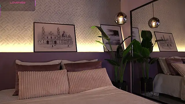 ElleDiane online show from May 2, 10:26 pm