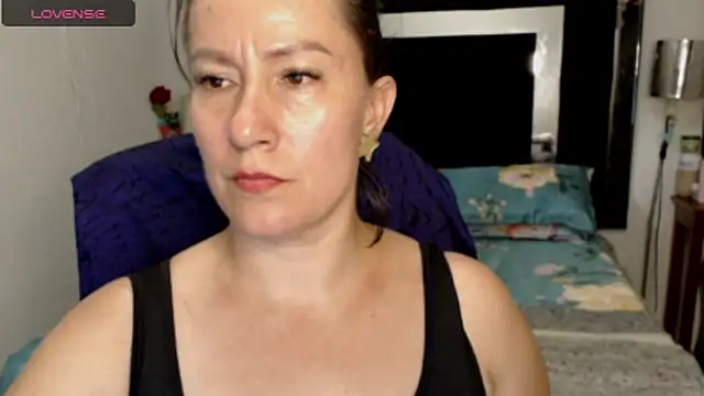 Snapshot of CATRINA-83 chatting on May 13, 12:52 am CATRINA-83 online show from May 13, 12:52 am