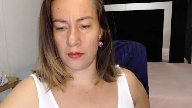 Snapshot of CATRINA-83 chatting on August 2, 2:04 pm CATRINA-83 online show from August 2, 2:04 pm