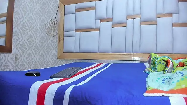 arl chloee online show from November 8, 3:07 am