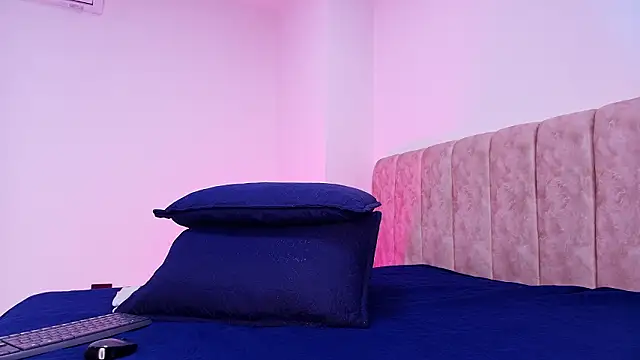 arl chloee online show from February 21, 3:07 am