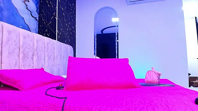 Snapshot of arl_chloee chatting on June 5, 3:13 am arl chloee online show from June 5, 3:13 am