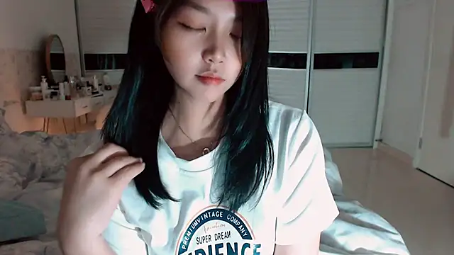 -Lucky Girl online show from November 1, 1:35 pm